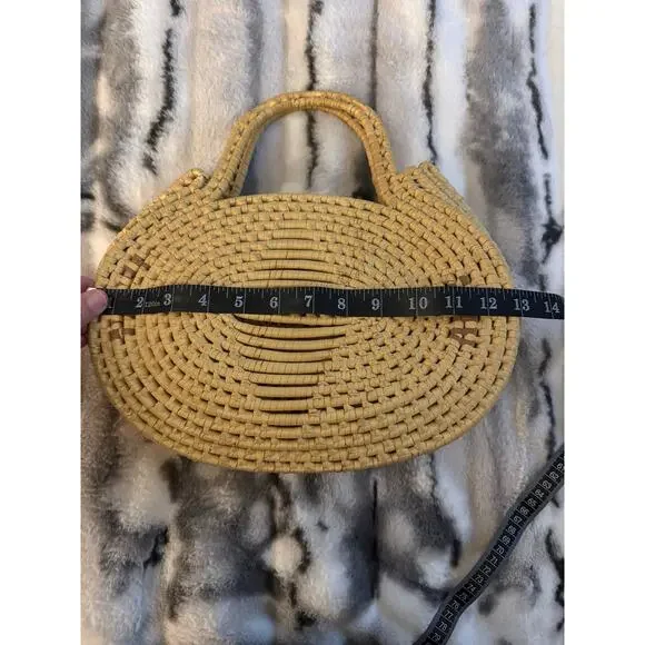 Pretty Woven Purse - Picture 6 of 8